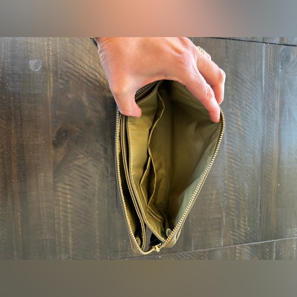 Freshly Picked classic zip pouch in olive green - Picture 6 of 7